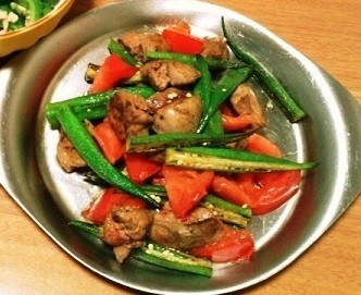 鶏レバーと夏野菜のオリーブオイル炒めの画像