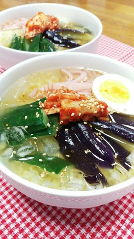 インスタント麺で簡単!韓国風冷麺♪