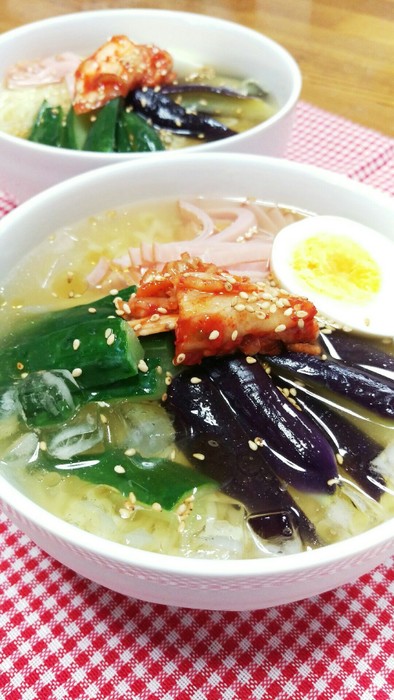 インスタント麺で簡単！韓国風冷麺♪の写真