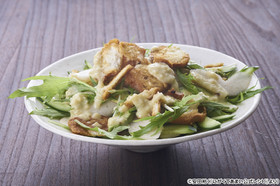 梨と野菜とあぶら麩のボリュームサラダ