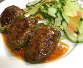 簡単♪ピリ辛♪ピーマンの肉詰め大人味タレ
