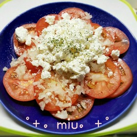 *トマトとカッテージチーズのサラダ*