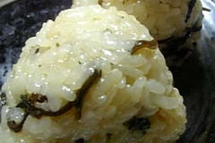 マヨ醤油で塩こんぶおにぎり レシピ 作り方 By ハリハリ戦士 クックパッド 簡単おいしいみんなのレシピが355万品