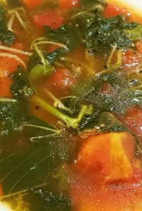 オクラの新芽とモロヘイヤのトマトスープ