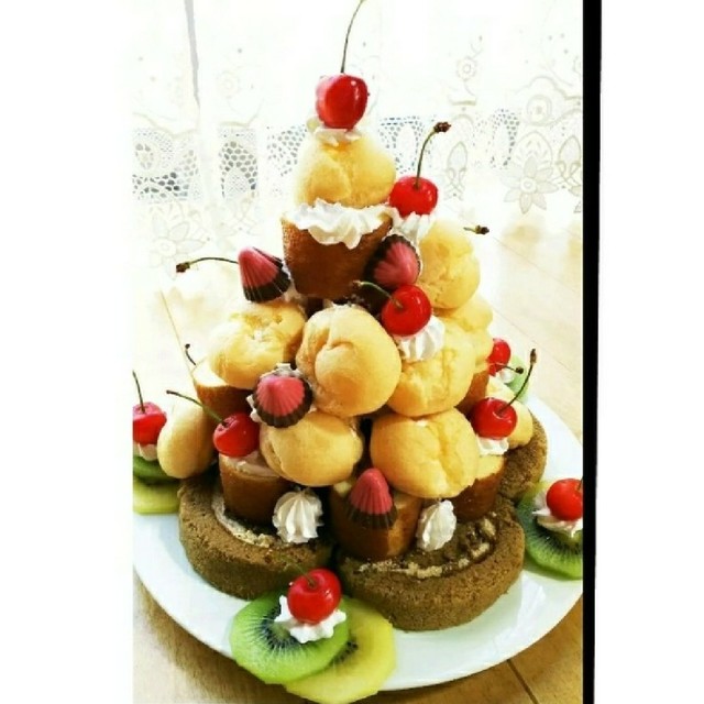 ロールケーキとプチシュー簡単ケーキタワー レシピ 作り方 By ちゃんまりりん クックパッド 簡単おいしいみんなのレシピが355万品