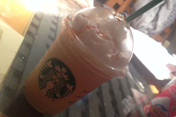 スタバのキャラメルフラペチーノのつくり方 レシピ 作り方 By 援団のうなっち クックパッド 簡単おいしいみんなのレシピが353万品