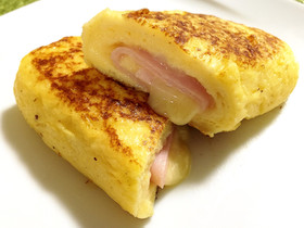 ハム&チーズのロールフレンチトースト