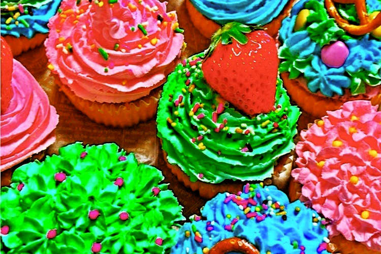 Rainbow カップケーキ レシピ 作り方 By ぶぶぶちゃ クックパッド 簡単おいしいみんなのレシピが376万品