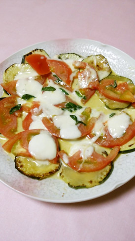 巨大ズッキーニを簡単美味しくイタリアン