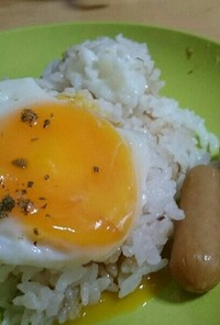 パパッと目玉焼きのっけ朝ごはん