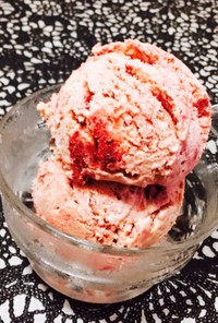 糖質制限◆苺ソースのWストロベリーアイス