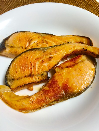 ずぼら弁当のおかず♪焼き鮭の写真
