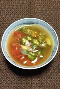 トマトとオクラの冷製生姜スープ