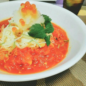 トマトと納豆の冷製素麺(うどん、パスタ)