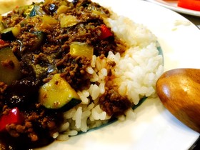 夏野菜カレー〜ズッキーニとパプリカ・茄子