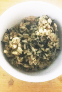 発芽玄米、大麦、18穀米ひじきわかめご飯