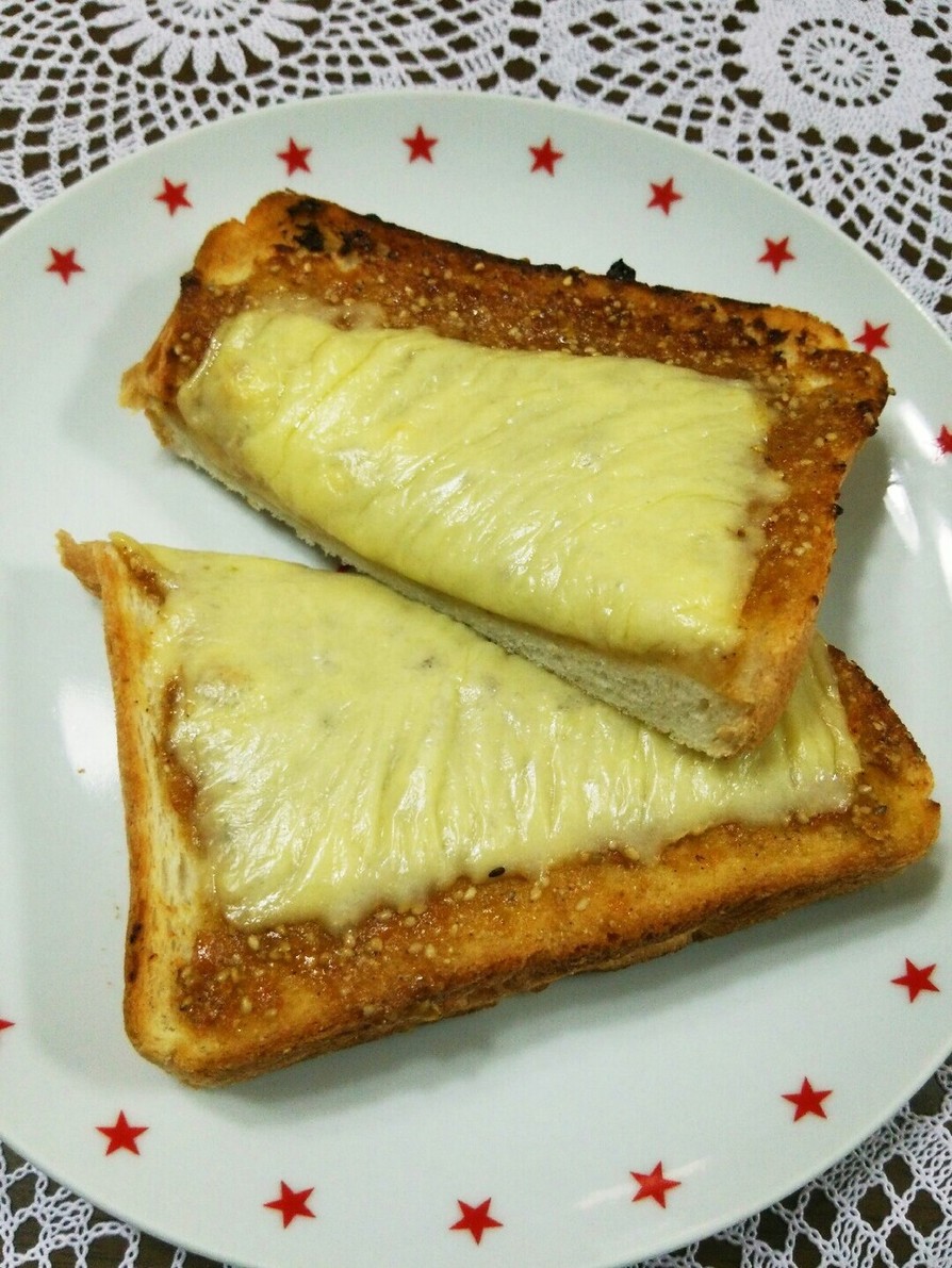胡麻味噌蜂蜜☆チーズトースト♪の画像