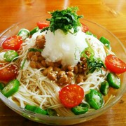 夏のネバネバ冷やし素麺☆納豆おろし添えの写真