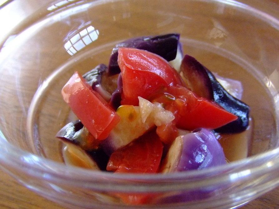 トマトとなすのピリ辛サラダの画像