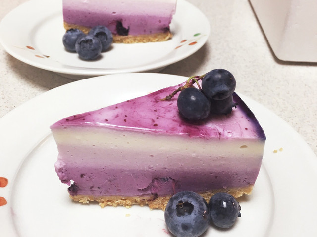 三層のブルーベリーレアチーズケーキ レシピ 作り方 By 15 2kasa クックパッド 簡単おいしいみんなのレシピが352万品