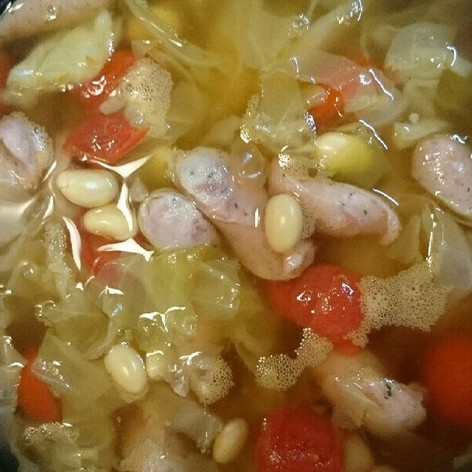 キャベツとトマトの簡単スープ