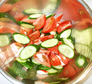 トマトきゅうり酢のもの風サラダ♪大量消費の画像