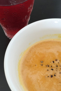 夏にぴったり★かぼちゃとトマトのスープ