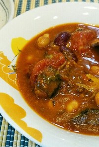 鯖の味噌煮缶と豆のトマト煮