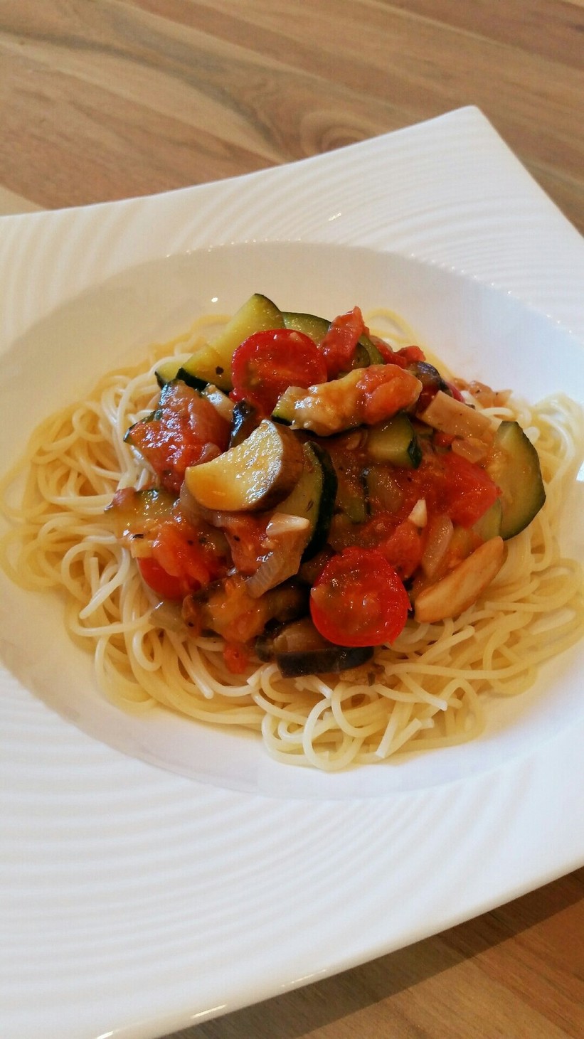 ズッキーニと茄子を使った簡単夏野菜パスタの画像