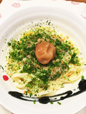 ぼっちご飯は激安レンチン釜玉うどん