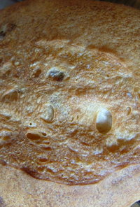 梅シロップの梅入り天然酵母パン