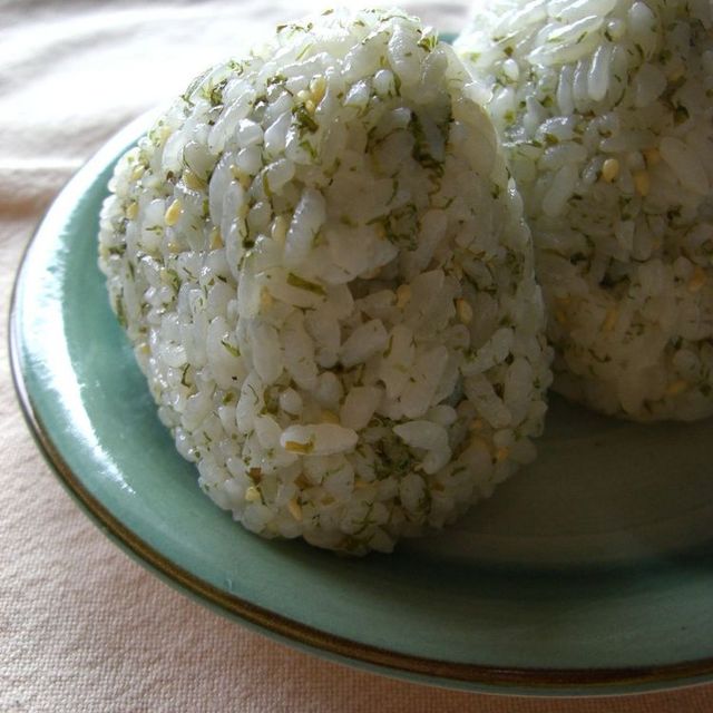 青海苔とゴマ油のおにぎり レシピ 作り方 By そらうた クックパッド 簡単おいしいみんなのレシピが353万品