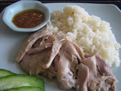 蒸し鶏のせご飯（カオマンガイ）の写真