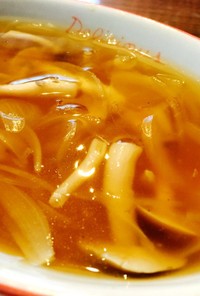 シメジ・玉ねぎのたっぷり生姜スープ