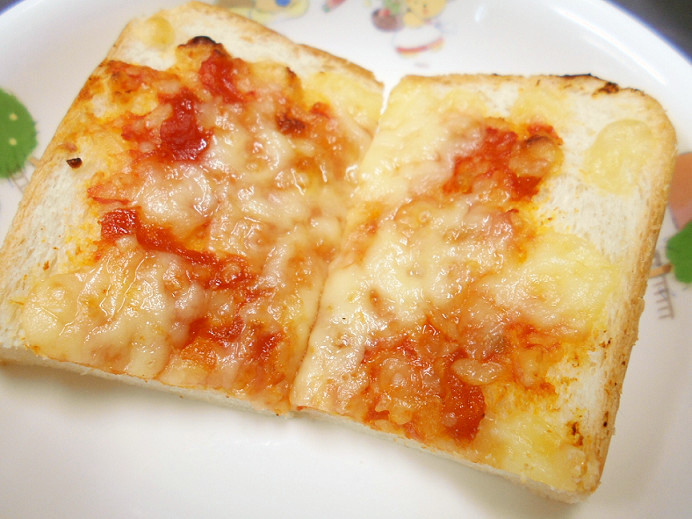 トマトチーズトースト【保育園給食】の画像