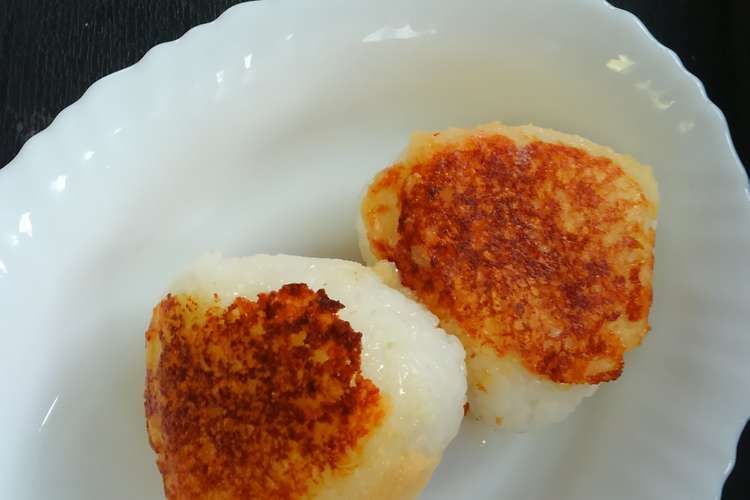 変わり焼きおにぎり 明太子チーズマヨ レシピ 作り方 By イチママ クックパッド 簡単おいしいみんなのレシピが352万品