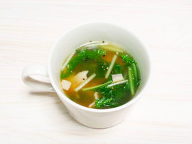 もち麦(大麦)と水菜とベーコンのスープ