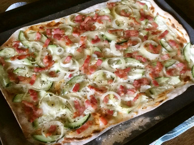 ピザより美味しいかも『フラムクーヘン』の写真