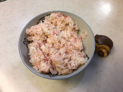 梅とツナの簡単炊きこみご飯の写真