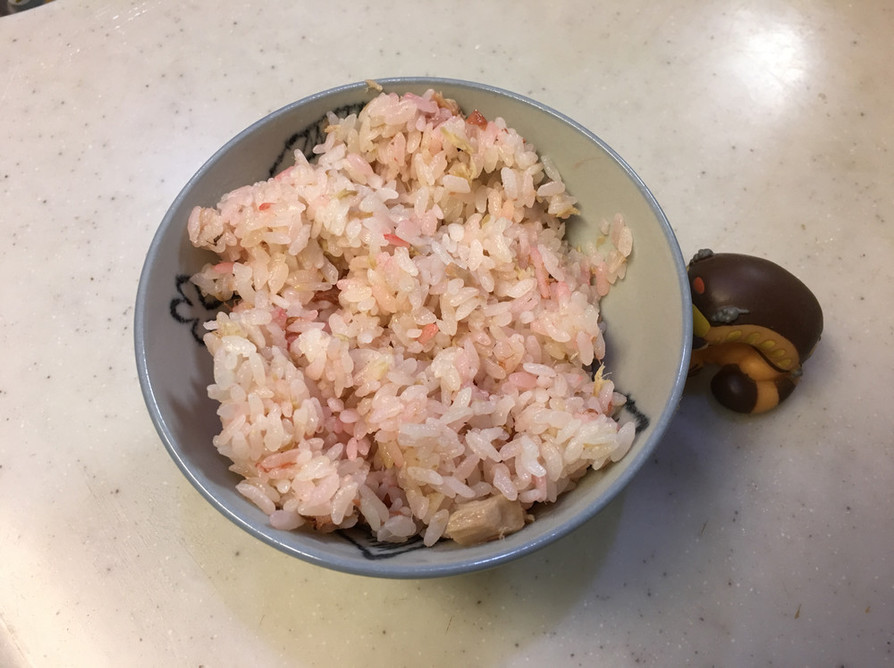 梅とツナの簡単炊きこみご飯の画像