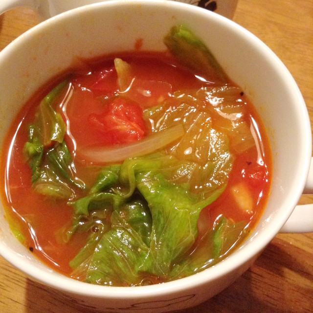 夏野菜使い切り☆レタスとトマトのスープの画像