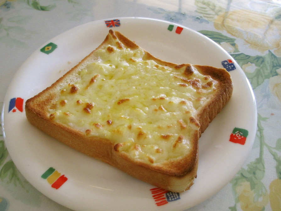 練乳チーズトースト♪簡単の画像