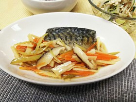 塩さばのたっぷり野菜ソース