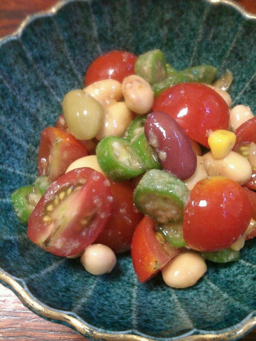 栄養満点！ミックスビーンズの夏野菜サラダの画像
