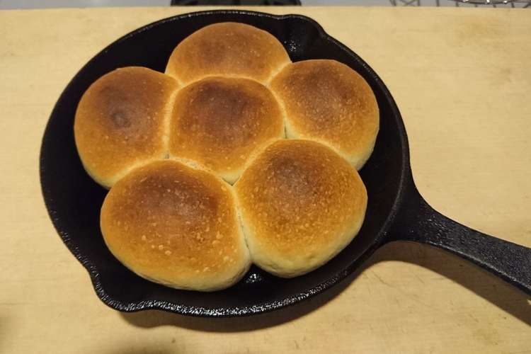 スキレットでお花ちぎりパン レシピ 作り方 By 親ビン クックパッド 簡単おいしいみんなのレシピが352万品