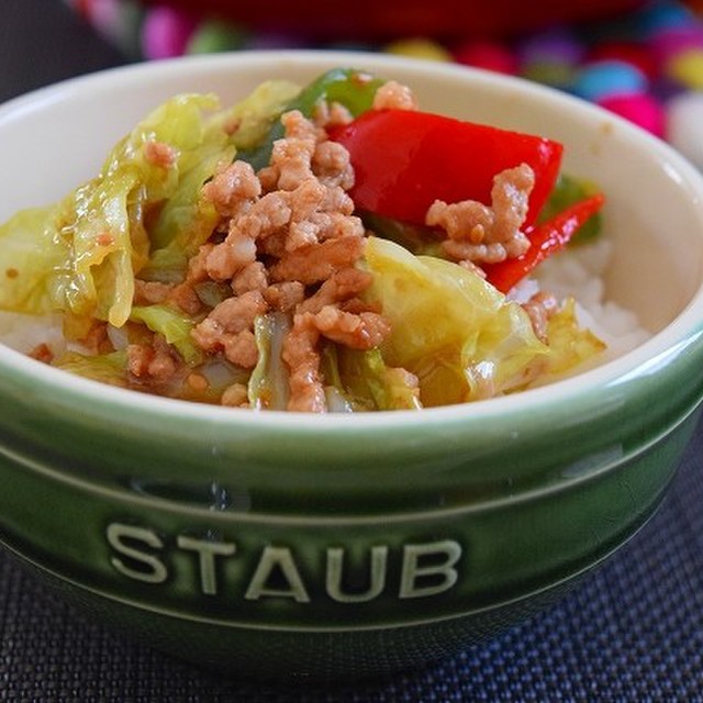 ストウブブレイザーで肉みそキャベツ炒め レシピ 作り方 By さなえのおうちご飯 クックパッド 簡単おいしいみんなのレシピが352万品