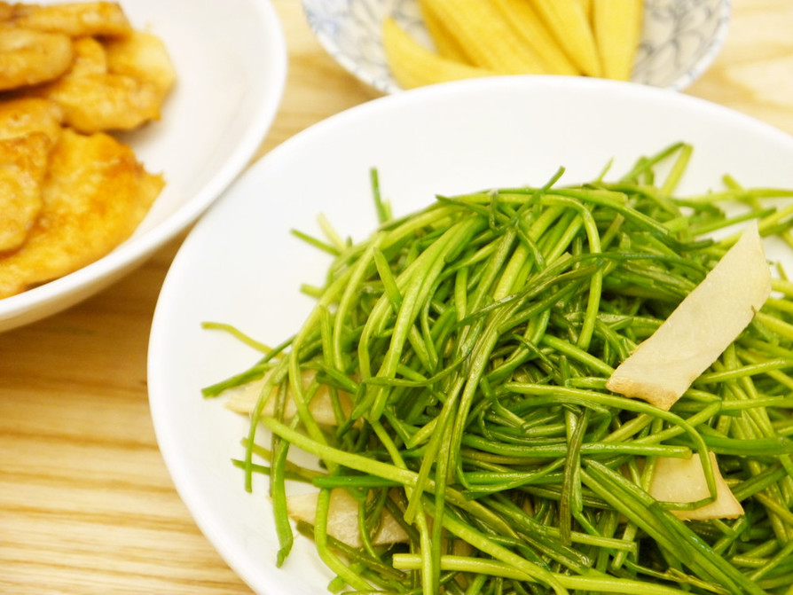 台湾☆シャクシャク♪水蓮菜の炒め物の画像