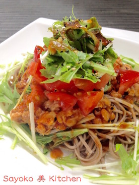 納豆入りツナトマトのチリソース蕎麦