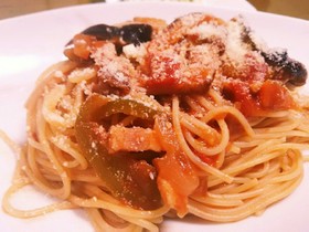 なす・ピーマン夏野菜たっぷりナポリタン!