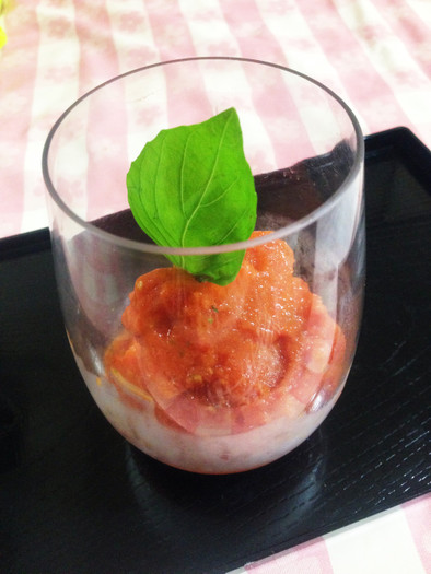 氷ったプチトマトのシャーベット・ソルベの写真